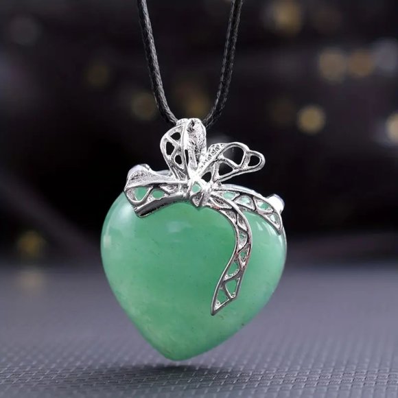 Green Aventurine Natural Gemstone Love Heart Bow Knot Pendant Necklace Gemstone - Picture 2 of 2
